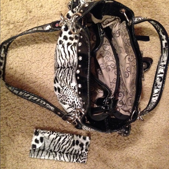 Bling zebra and cheetah purse - Picture 2 of 3