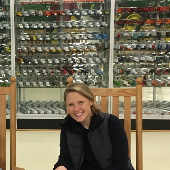 Meet your Posher, Emily