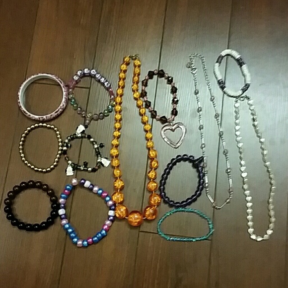 Assorted retail Jewelry - Picture 2 of 2