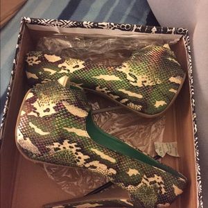 Green Camo Heels