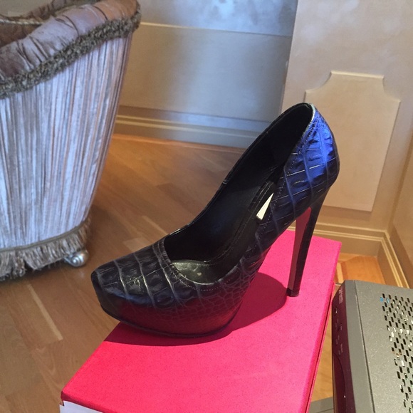 Prada Snake Skin Heels - Picture 2 of 3