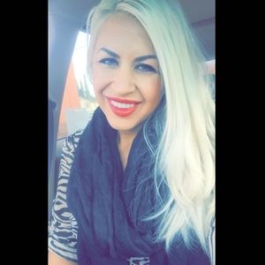 Meet your Posher, Daniela