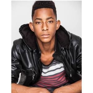 Meet your Posher, Jhaelin