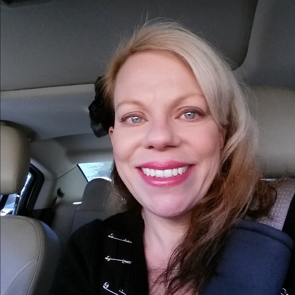 Meet your Posher, Lisa