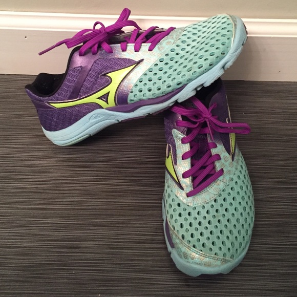 Mizuno running shoes