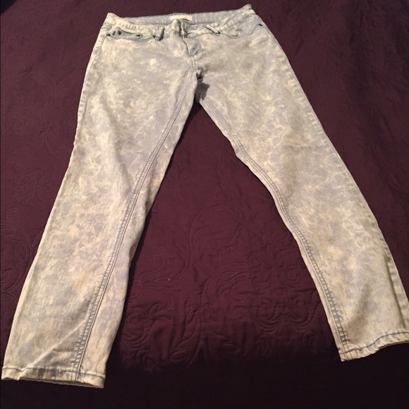 Light Acid Wash Jean
