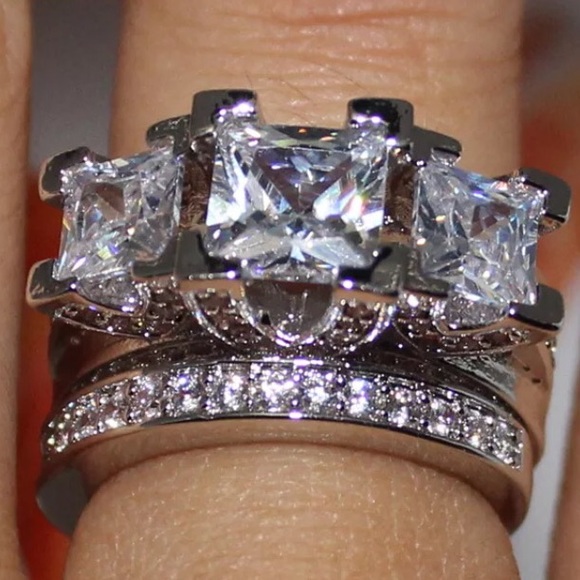 Past,Present,Future Engagement wedding Ring Set - Picture 3 of 4