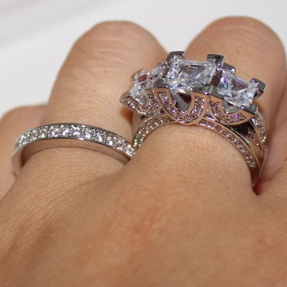 Past,Present,Future Engagement wedding Ring Set - Picture 4 of 4