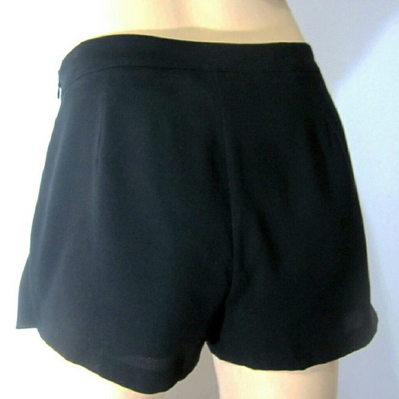 SALE! FINAL! NWT Ruffle  Front Shorts, MEDIUM - Picture 3 of 4