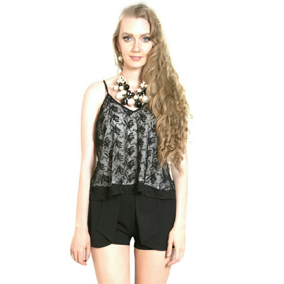 SALE! FINAL! NWT Ruffle  Front Shorts, MEDIUM - Picture 4 of 4