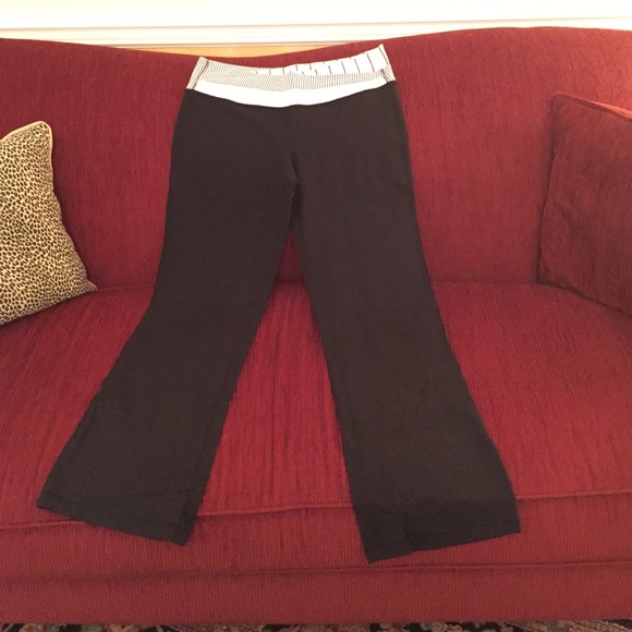 ❗️SOLD❗️Lululemon Astro Flare pants