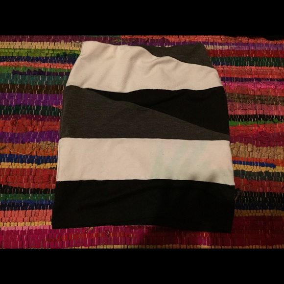 Bebe skirt