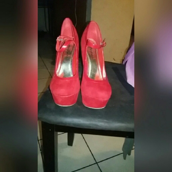 Styluxe Red Heels