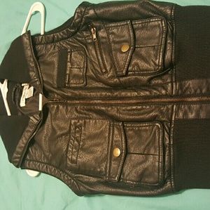 Freedom 2be - faux black leather vest Size M
