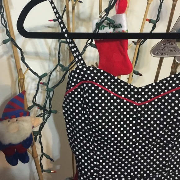 BRAND NEW RETRO BLACK AND WHITE POLKA DOT DRESS - Picture 2 of 4
