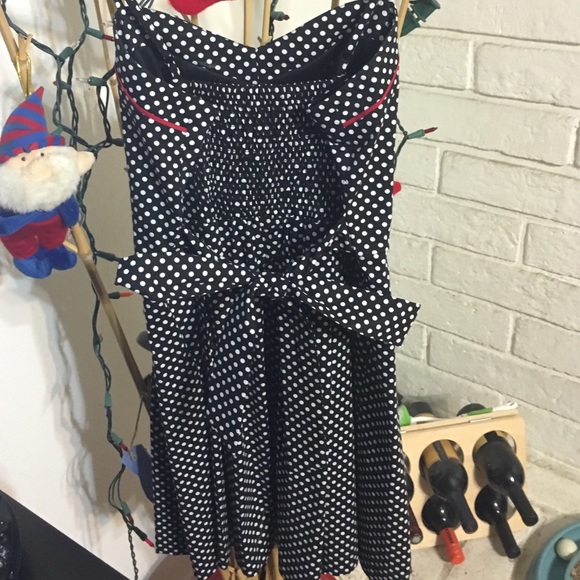 BRAND NEW RETRO BLACK AND WHITE POLKA DOT DRESS - Picture 3 of 4