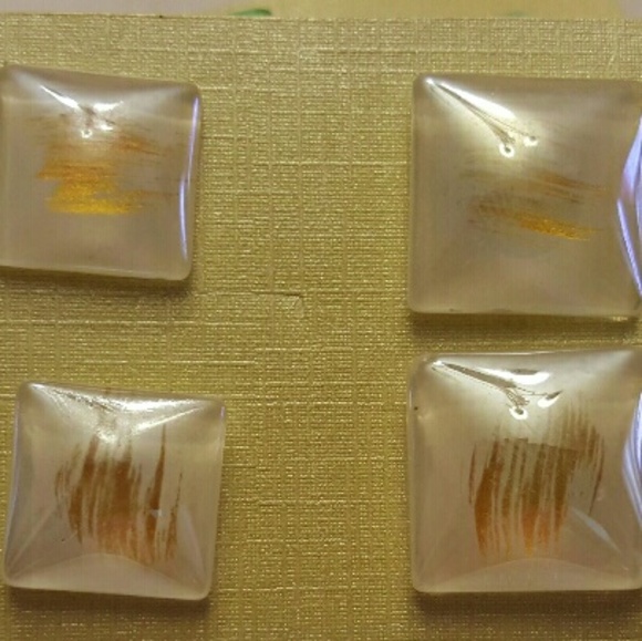 Earrings - Picture 1 of 1