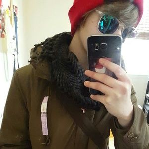 Meet your Posher, Henry