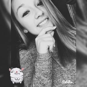 Meet your Posher, Chloe