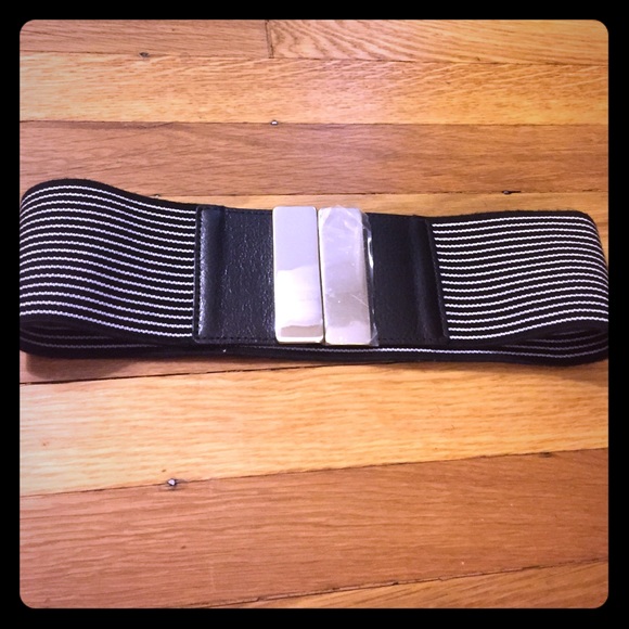 White and black stripped belt