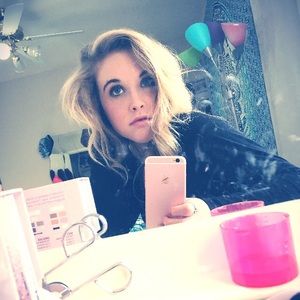 Meet your Posher, Hannah