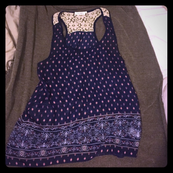 Sleeveless blue tank