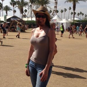 Meet your Posher, Cindy