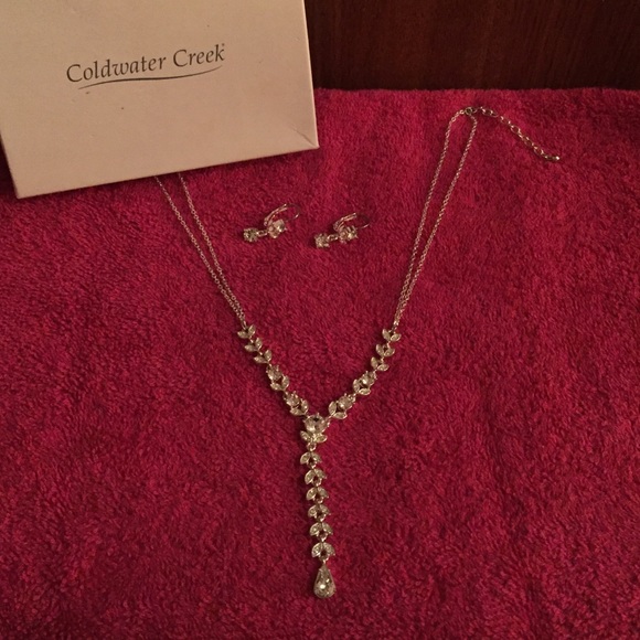 NEVER WORN Coldwater Creek Necklace & Earrings Set