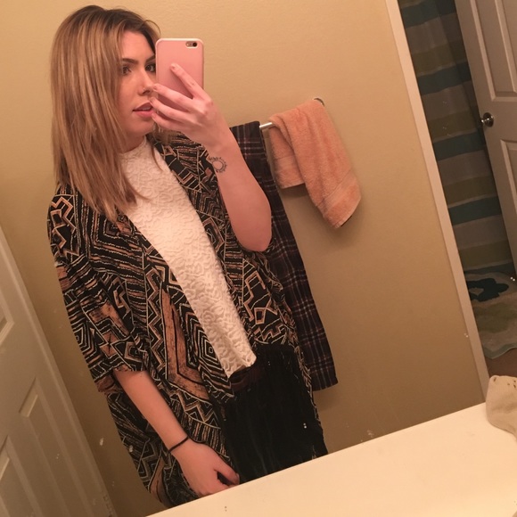 ✨ Printed, Fringe Kimono ✨