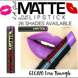 LOVE TRIANGLE FLAT VELVET MATTE LIPSTICK