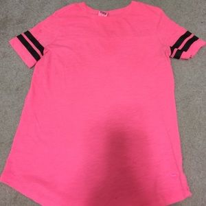 VS PINK tee