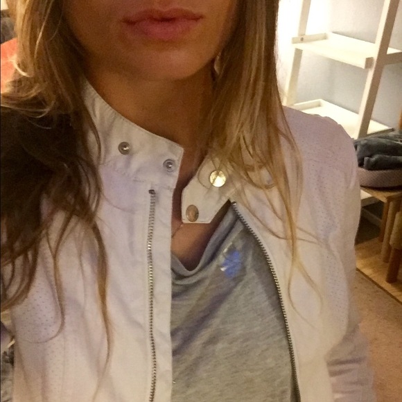 ❔ G by Guess Leather Moto Jacket ❔ - Picture 2 of 4