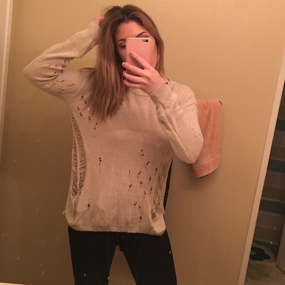 ✨ RIPPED SWEATER ✨