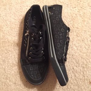 Black zip up guess shoes