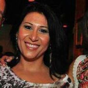 Meet your Posher, Mona