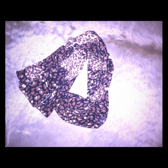 Marc Jacobs leopard scarf