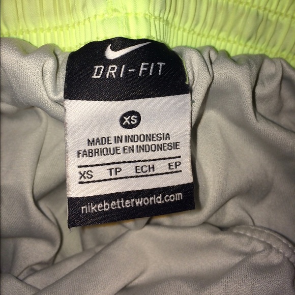 Nike running shorts - Picture 2 of 3