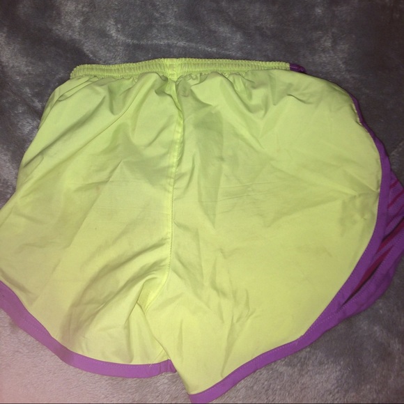 Nike running shorts - Picture 3 of 3