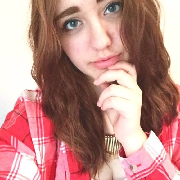 Meet your Posher, Alexis