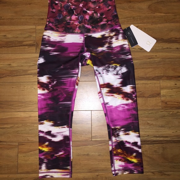 SOLD NEW Lululemon Wunder under crops - Picture 2 of 4