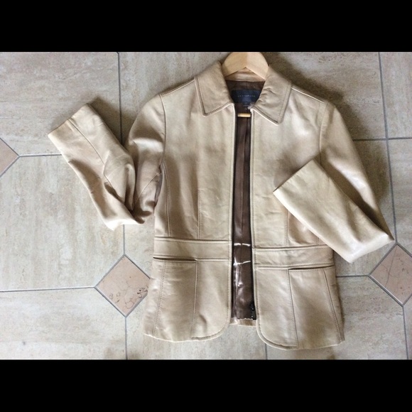 Feminine sports jacket, soft leather