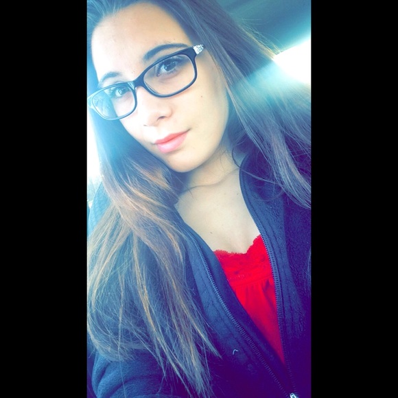 Meet your Posher, Marissa