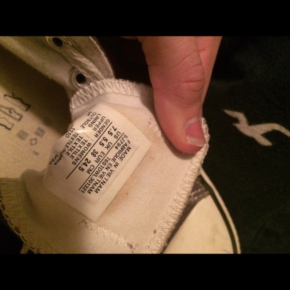 Grey Converse - Picture 3 of 3