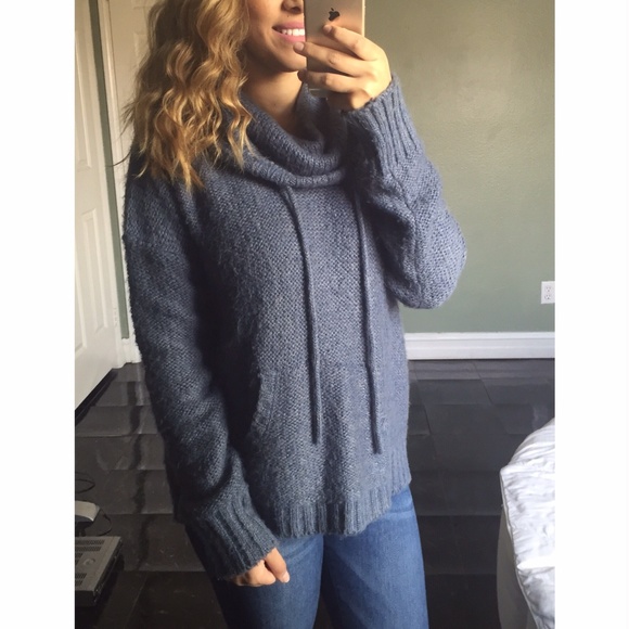 Sweaters - Blue knit sweater