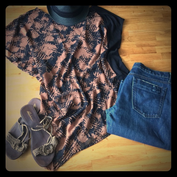 Abstract Houndstooth Chiffon/Knit Top