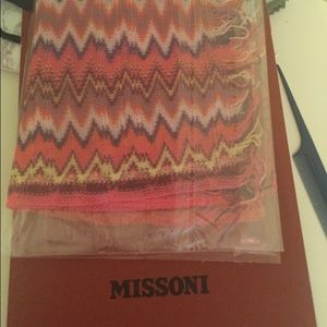Beautiful new authentic Missoni Scarf!