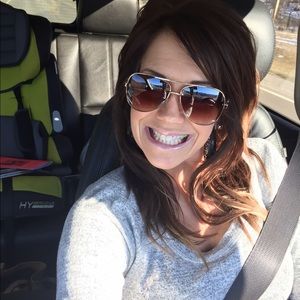 Meet your Posher, Halie