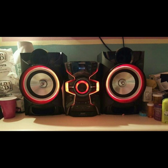 Samsung Bluetooth stereo - Picture 1 of 1