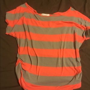 Striped t-shirt, with ruffles on both sides