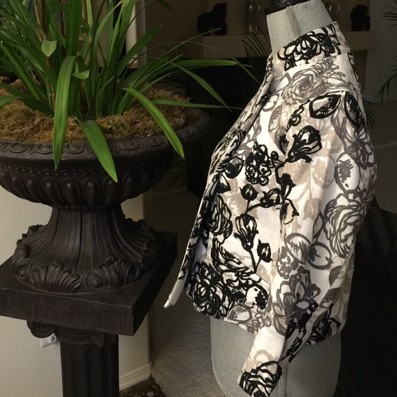 Fun linen jacket - Picture 2 of 4